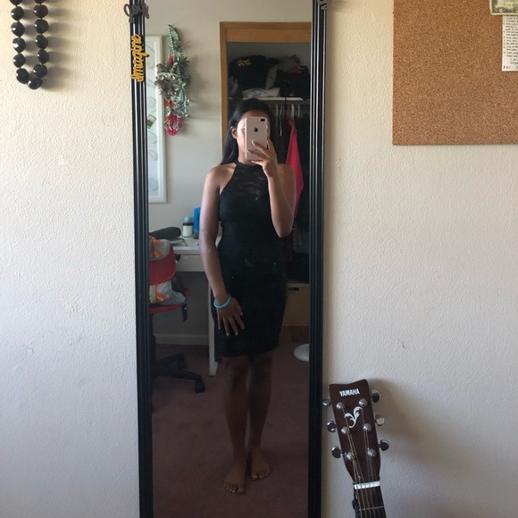 Black Bodycon Lace Dress - Picture 2 of 3